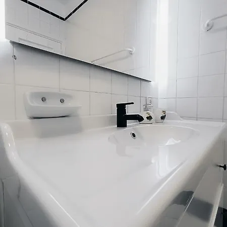 Sarah's - Playa Fanabe